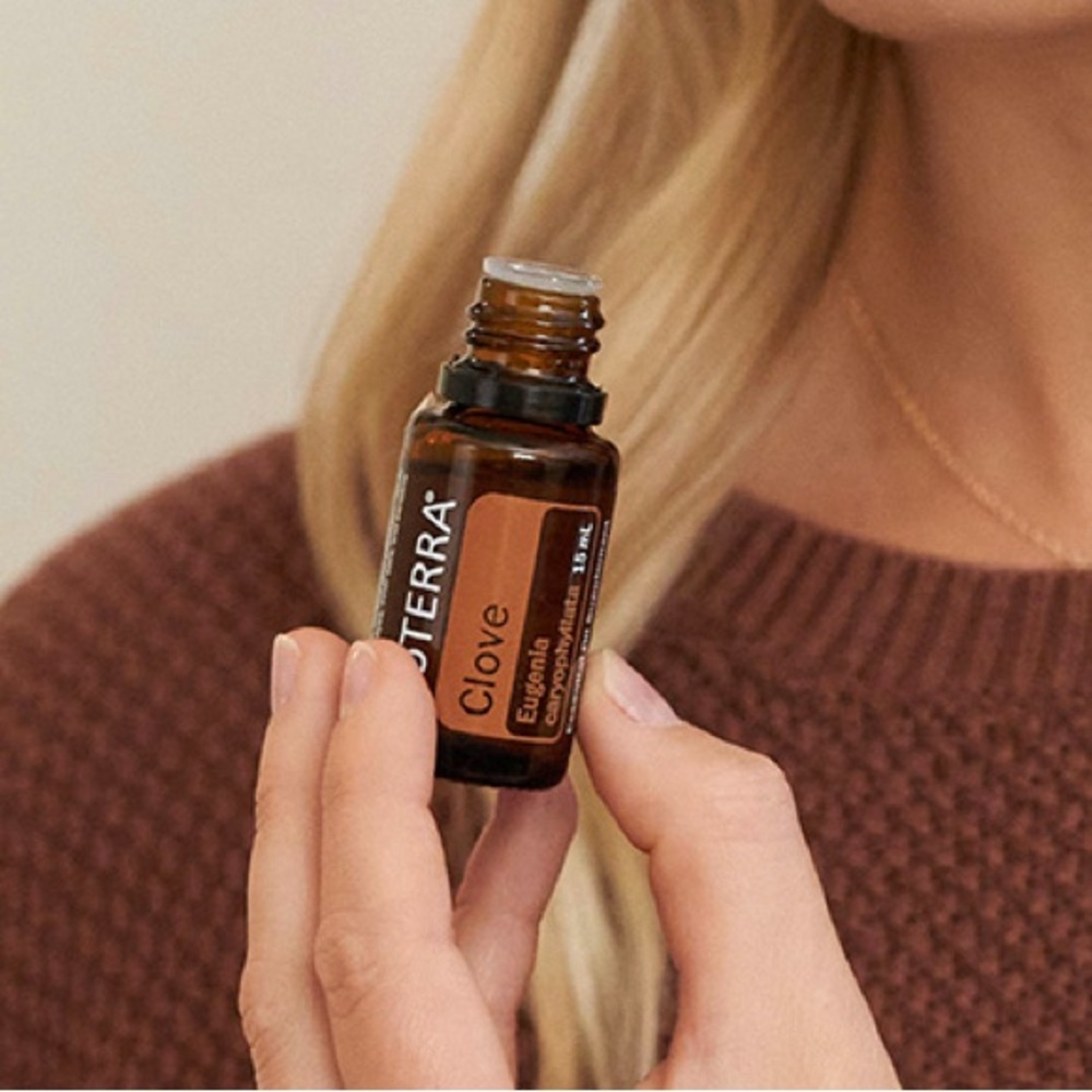 Clove Essential Oil — doTERRA, 15ml - Picture 8 of 16